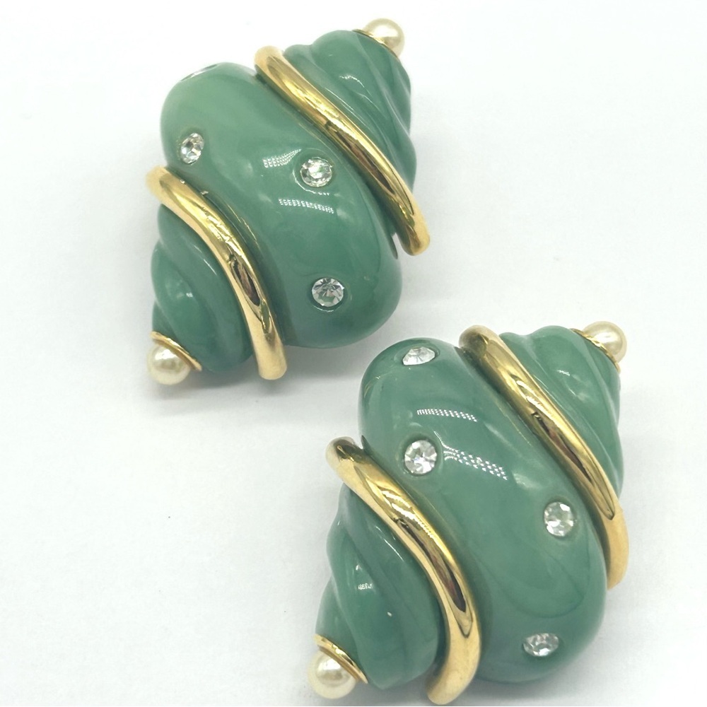 Kenneth Jay Lane KJL Vintage Jade Green Shell Earrings Rare!